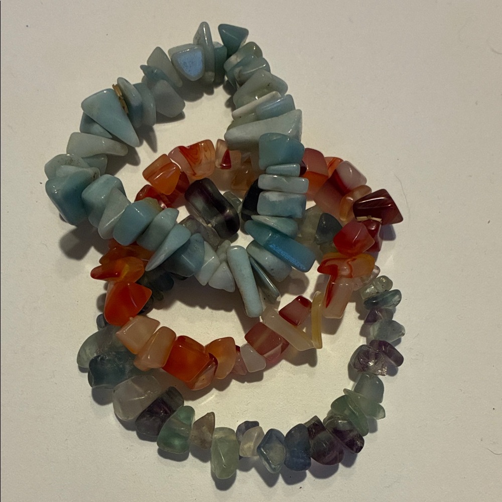 Set of 3 Vintage Gemstone Chip Stretch Bracelet Set - Green and Red